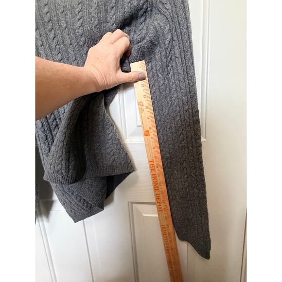 Brooks Brothers Italian Cashmere Cable Knit V-Neck Sweater – Women’s M - Picture 10 of 11